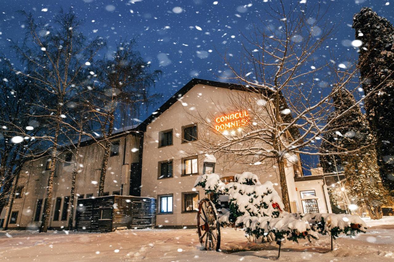 Conacul Domnesc Hotel Scheia Eksteriør billede