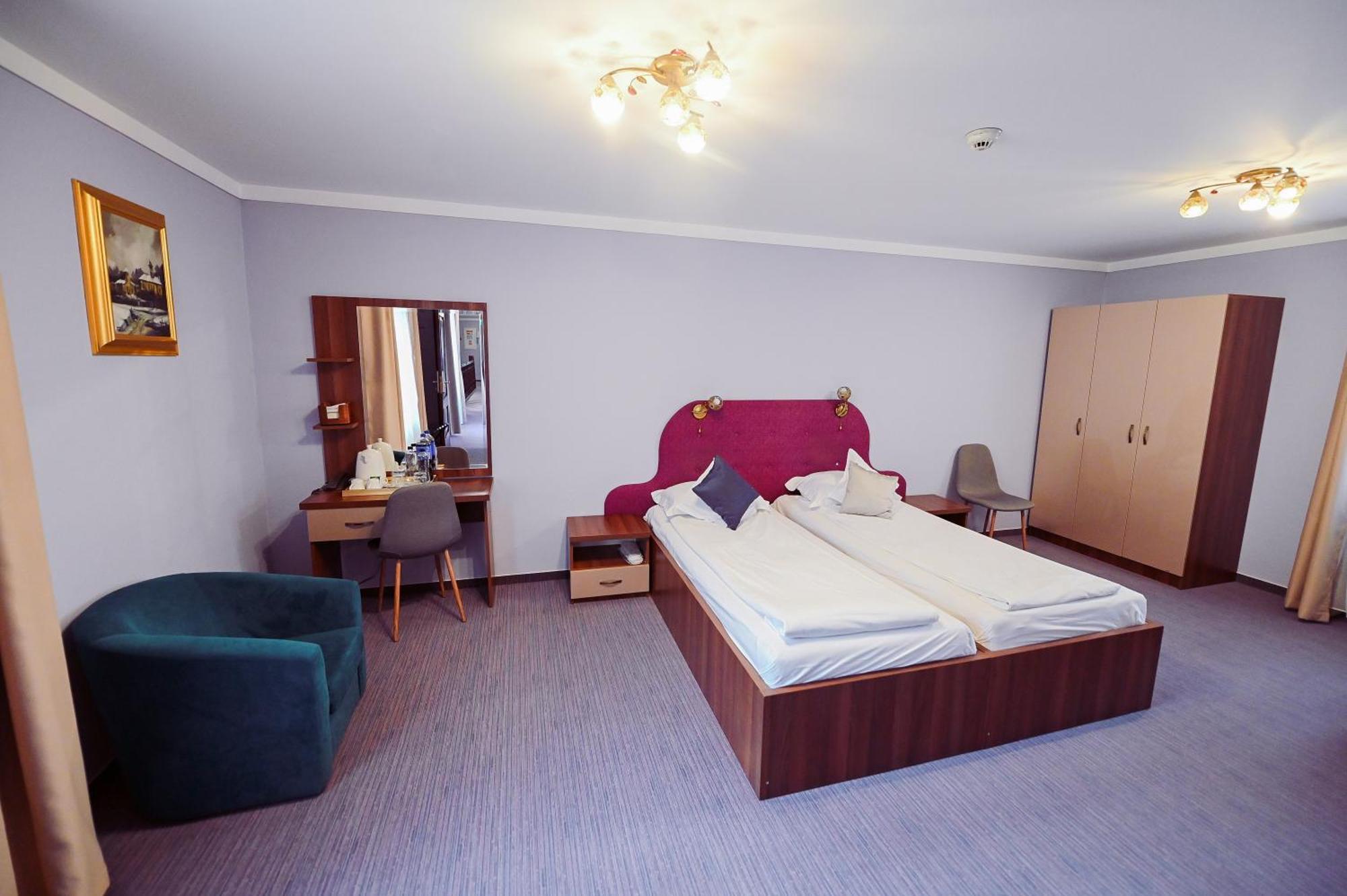 Conacul Domnesc Hotel Scheia Eksteriør billede