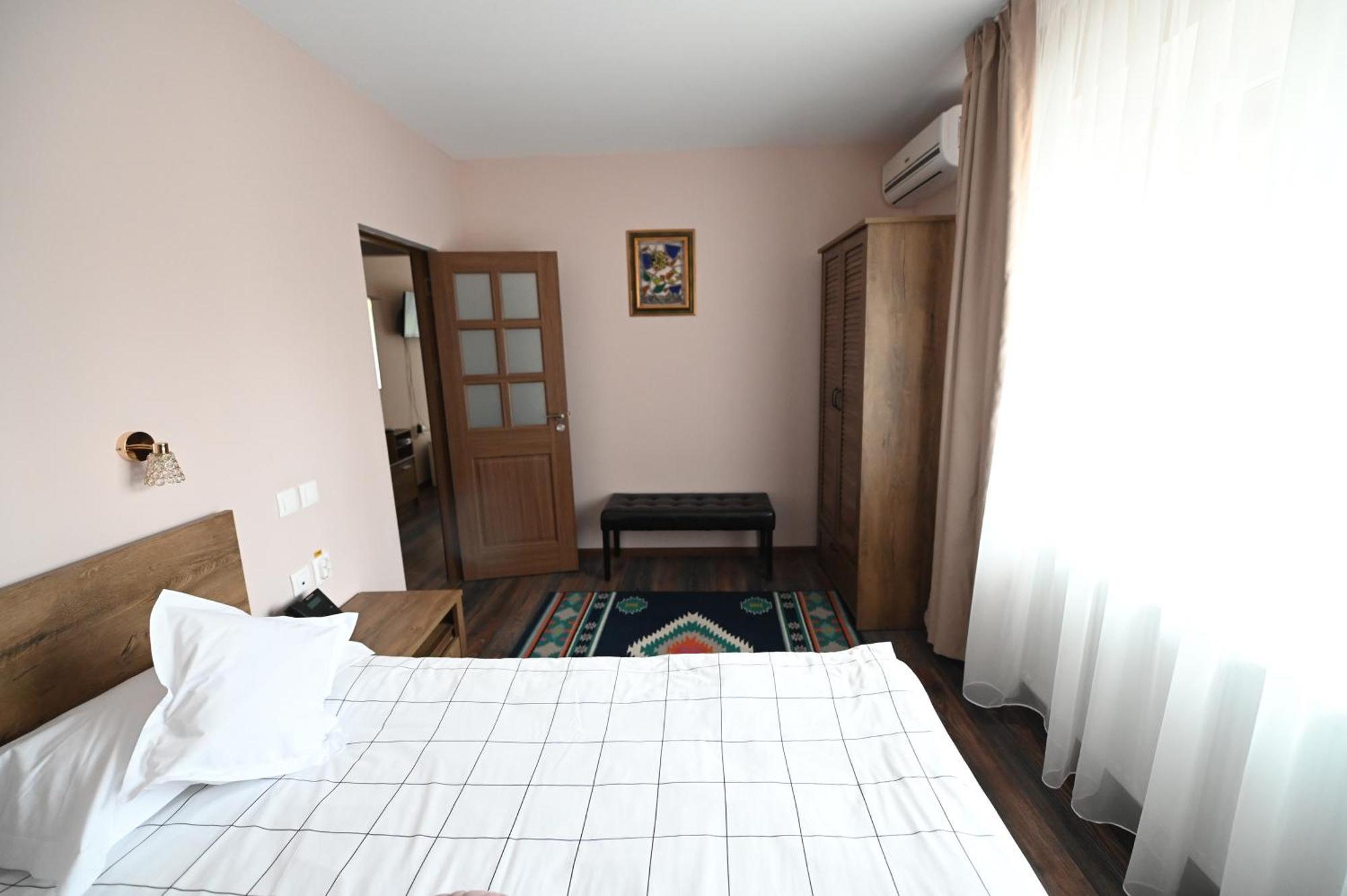Conacul Domnesc Hotel Scheia Eksteriør billede
